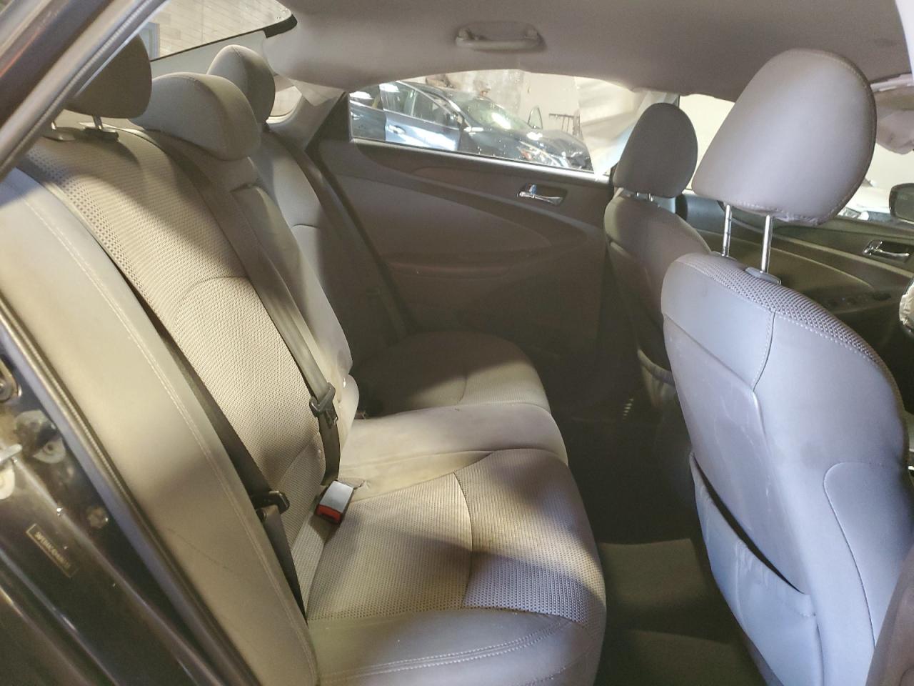 2013 HYUNDAI SONATA GLS photo 19