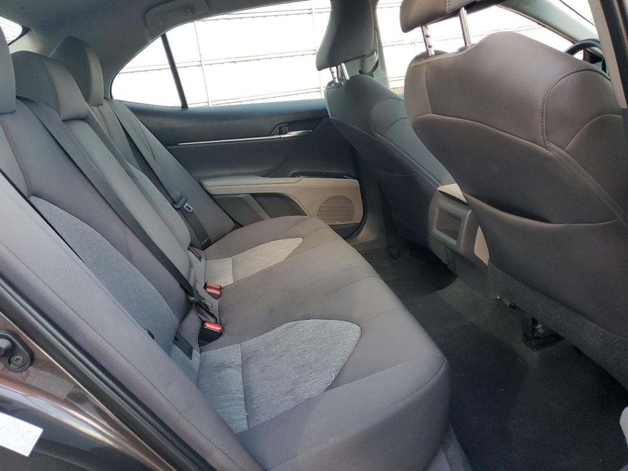 2018 TOYOTA CAMRY L photo 19