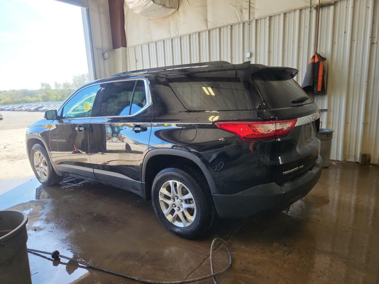 2019 CHEVROLET TRAVERSE LT photo 4