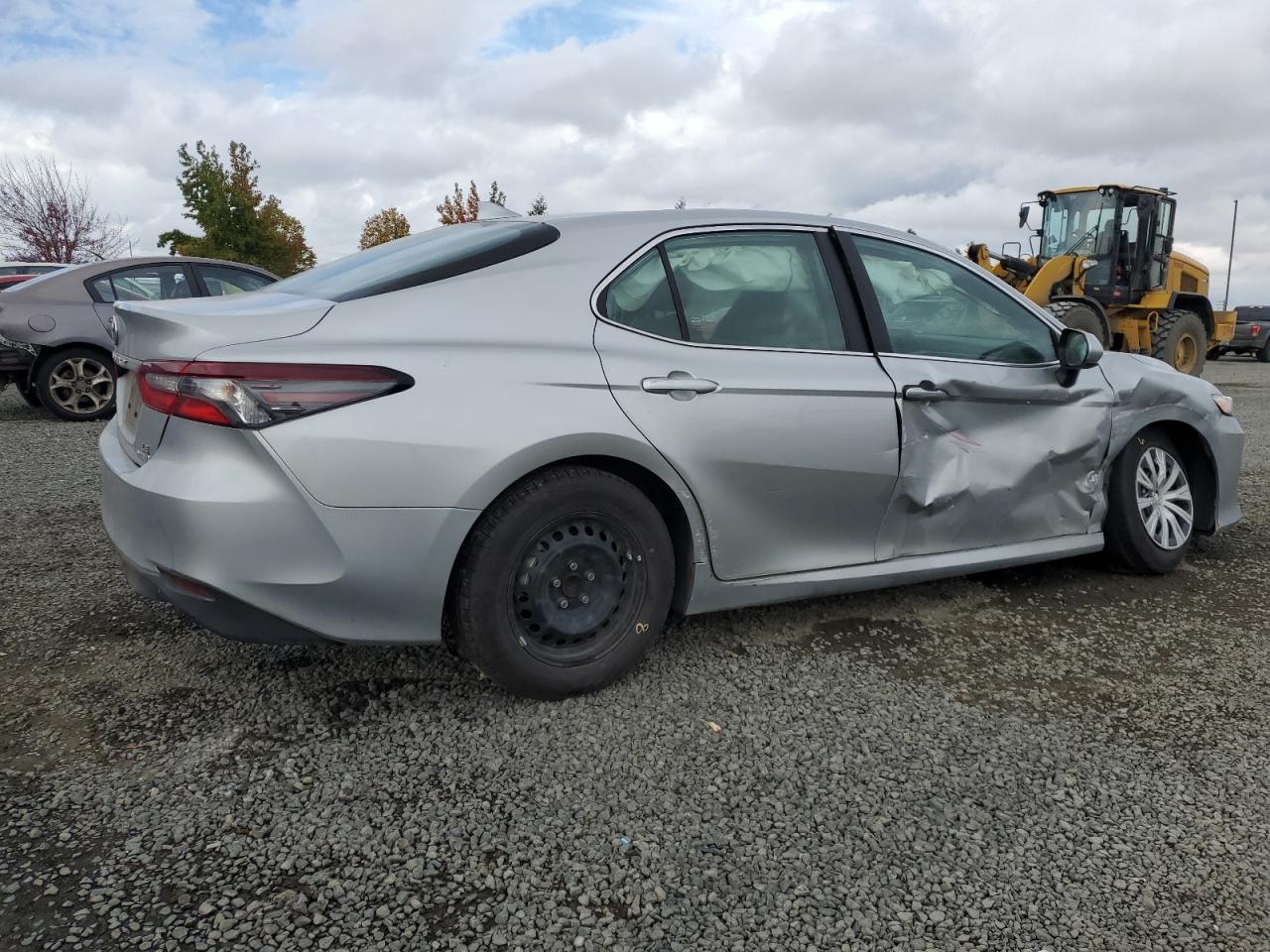 2023 TOYOTA CAMRY LE photo 3