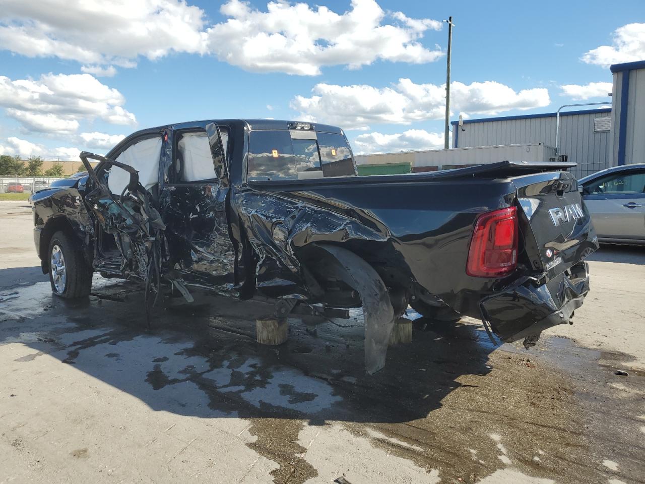 2025 RAM 2500 LARAMIE photo 4