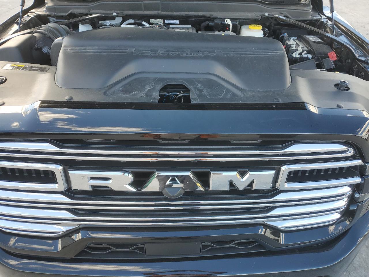 2025 RAM 2500 LARAMIE photo 31