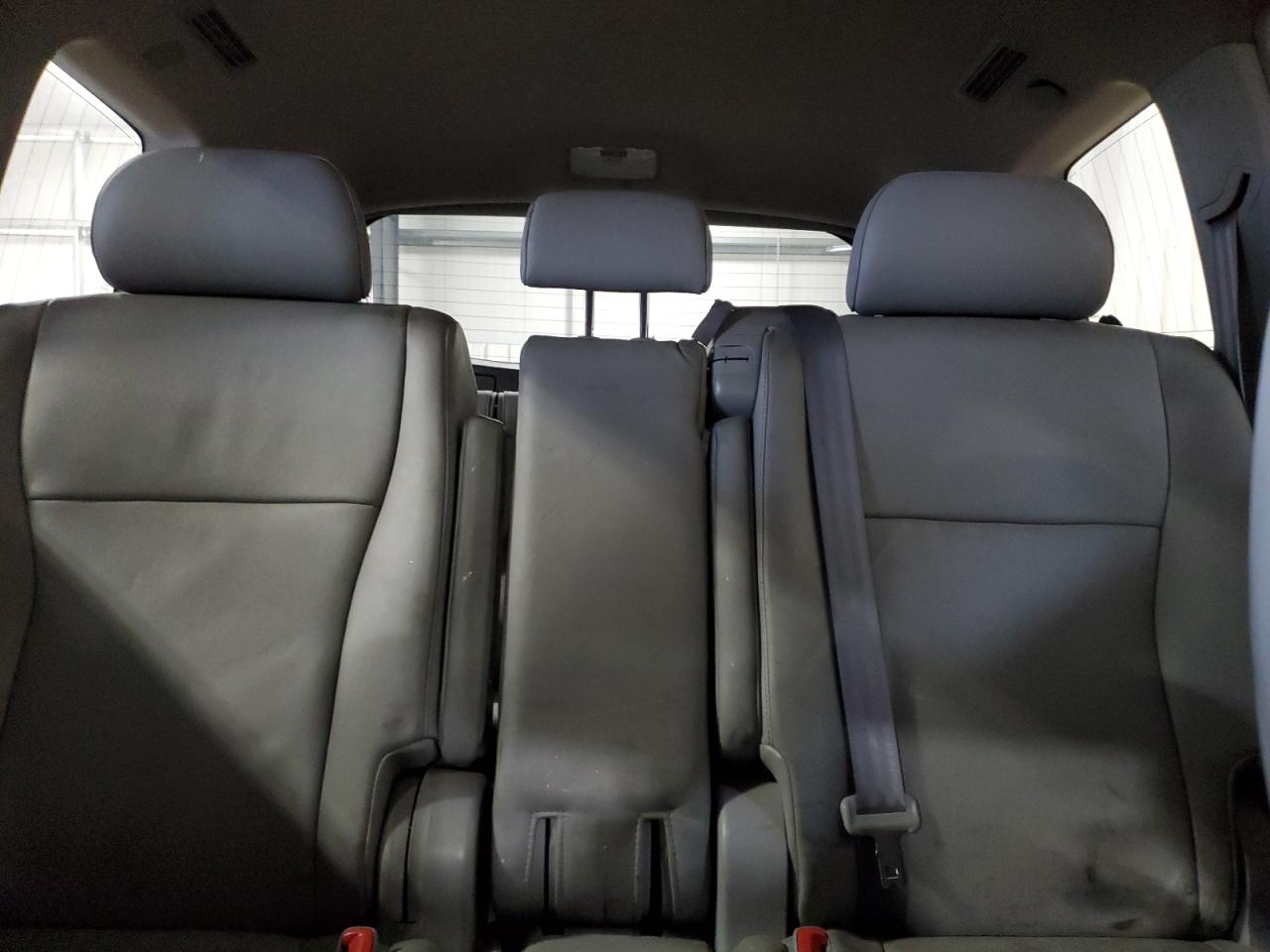 2010 TOYOTA HIGHLANDER LIMITED photo 28