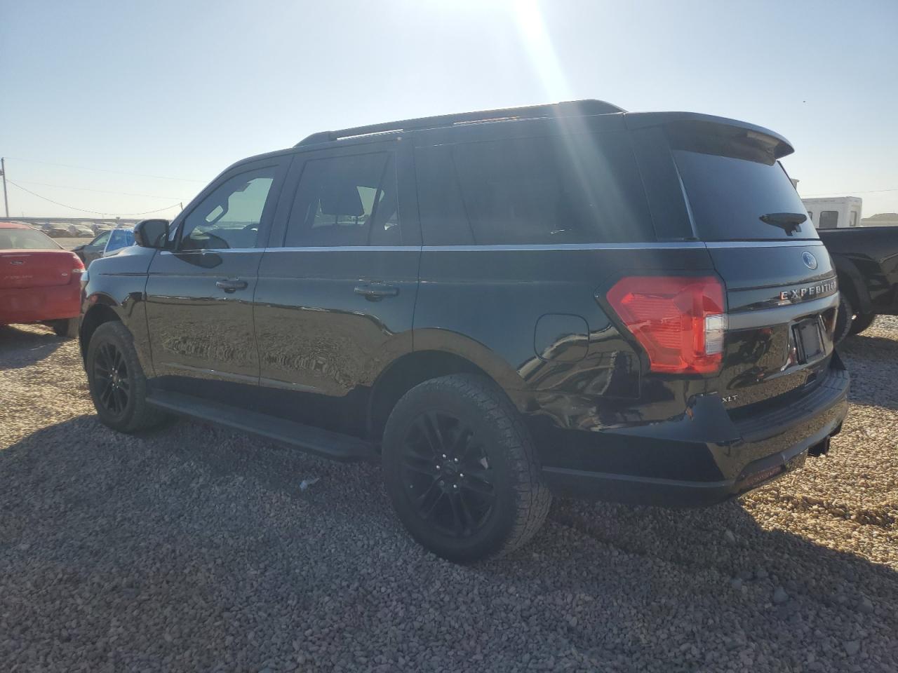 2024 FORD EXPEDITION XLT photo 2