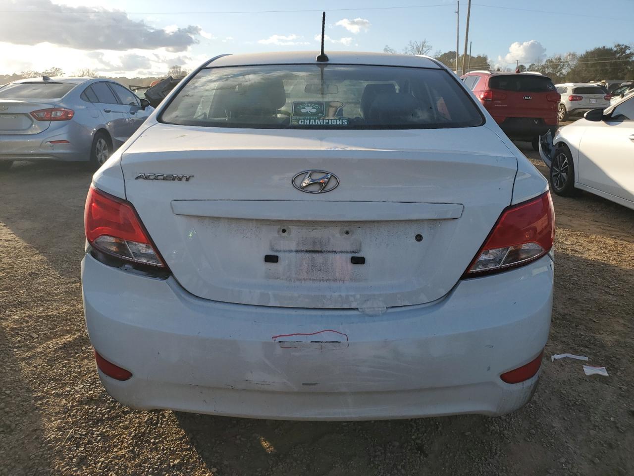 2016 HYUNDAI ACCENT SE photo 6