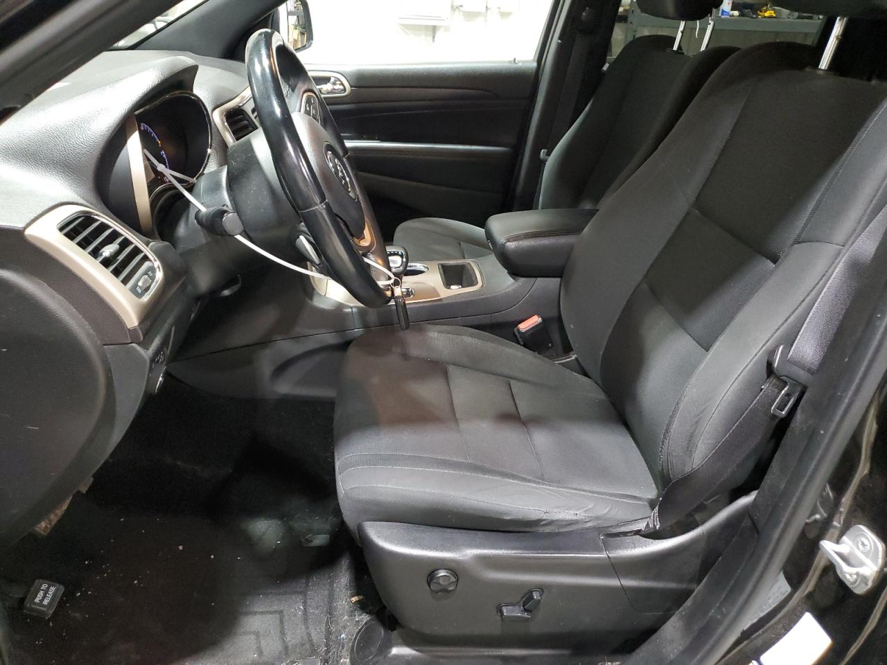 2014 JEEP GRAND CHEROKEE LAREDO photo 13