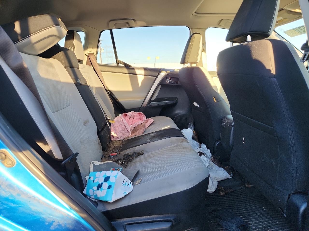 2018 TOYOTA RAV4 HV LE photo 11