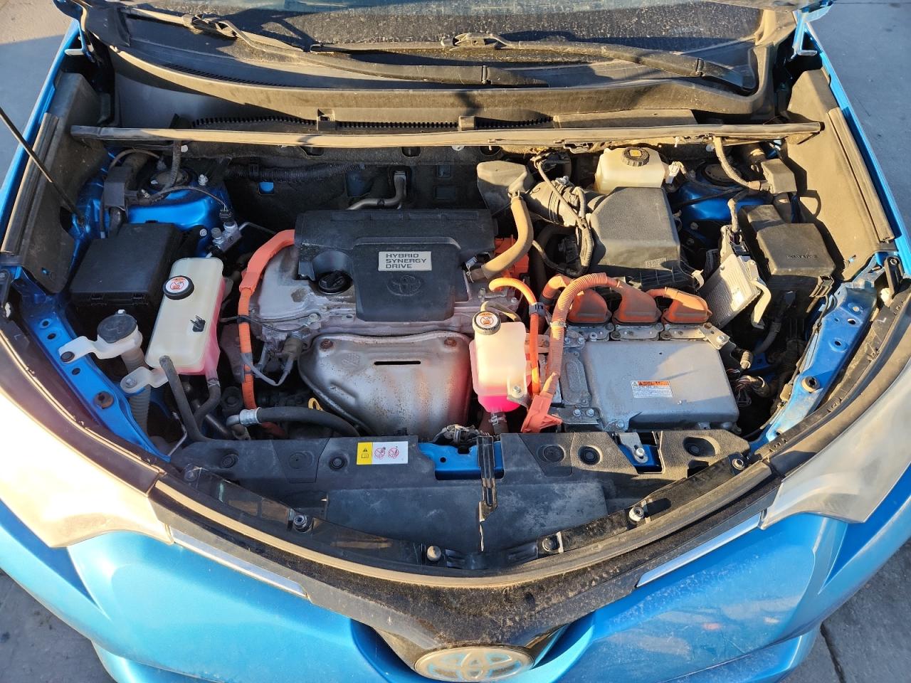 2018 TOYOTA RAV4 HV LE photo 12