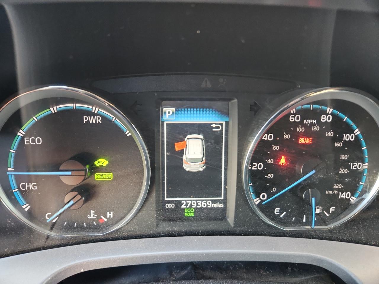 2018 TOYOTA RAV4 HV LE photo 9