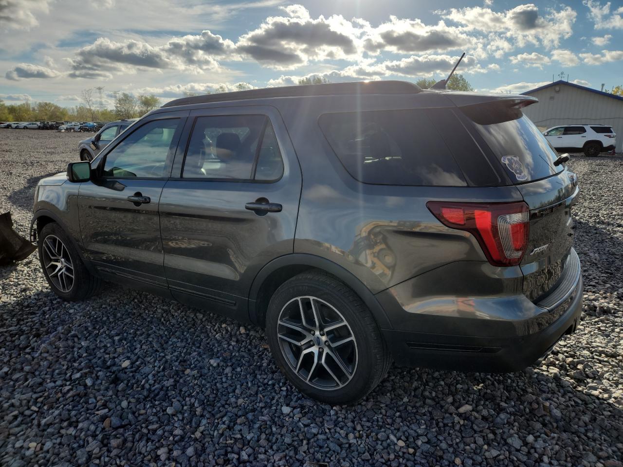 2018 FORD EXPLORER SPORT photo 3