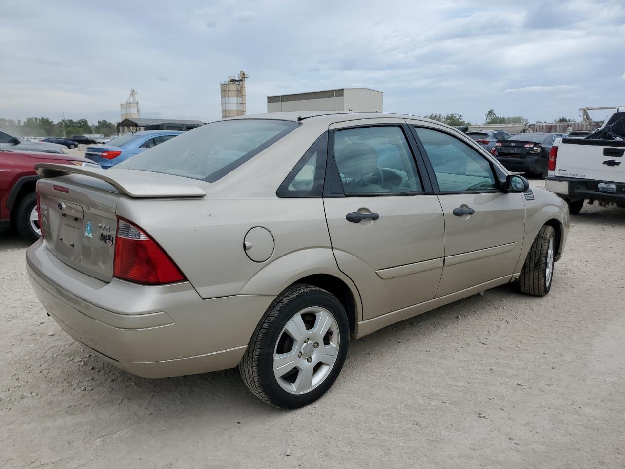 2006 FORD FOCUS ZX4 photo 5