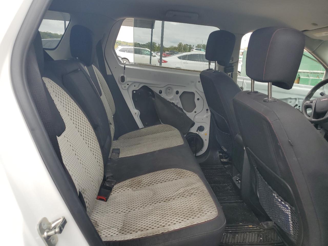 2013 GMC TERRAIN SLE photo 10