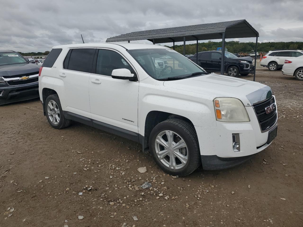 2013 GMC TERRAIN SLE photo 4