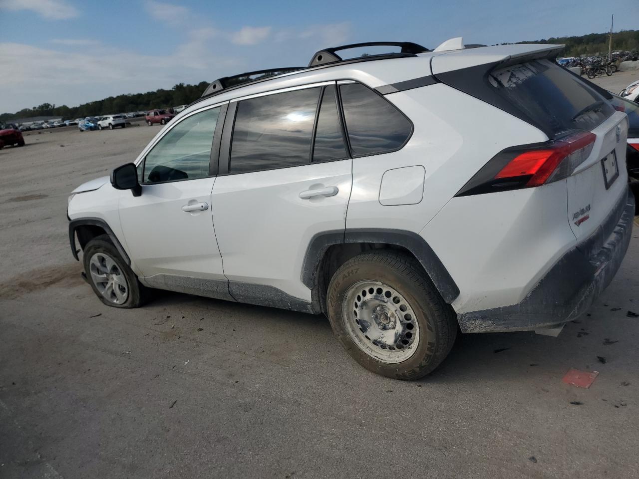 2021 TOYOTA RAV4 LE photo 2