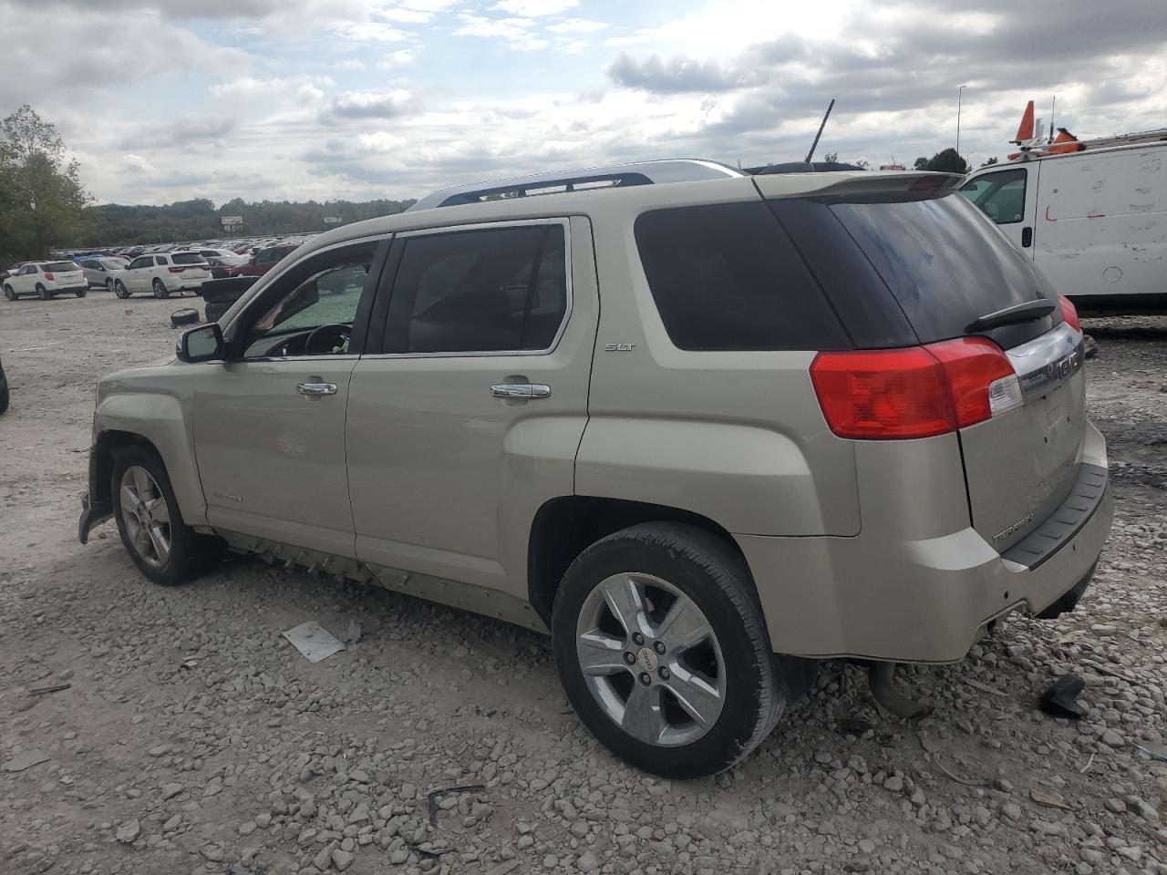 2015 GMC TERRAIN SLT photo 3