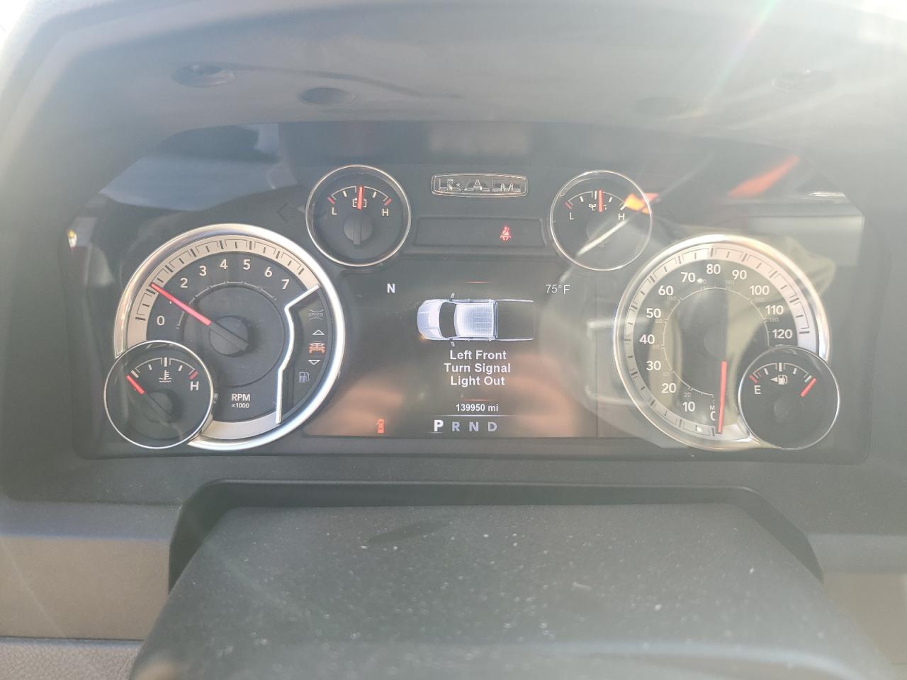 2017 RAM 1500 SLT photo 17