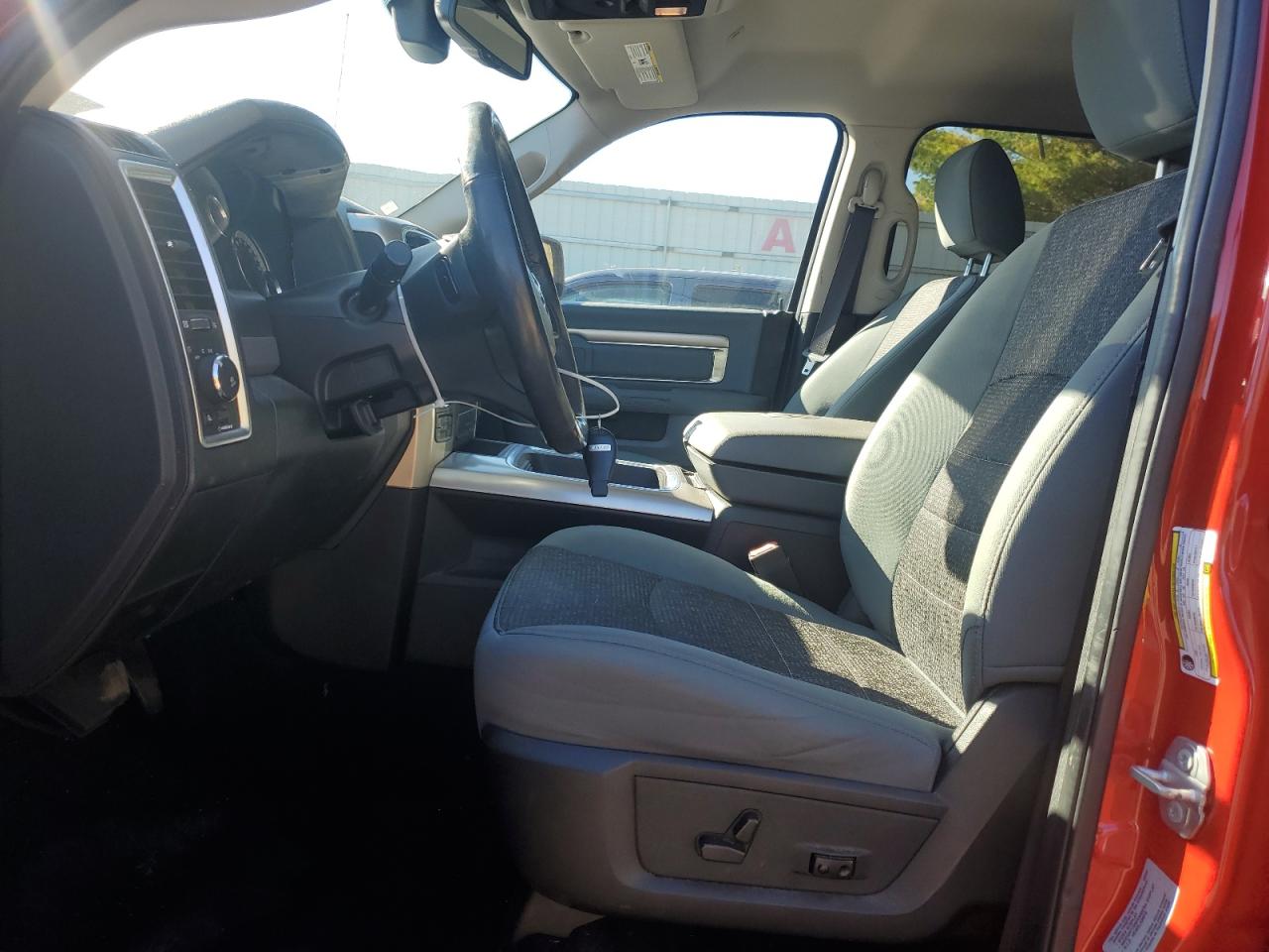 2017 RAM 1500 SLT photo 13