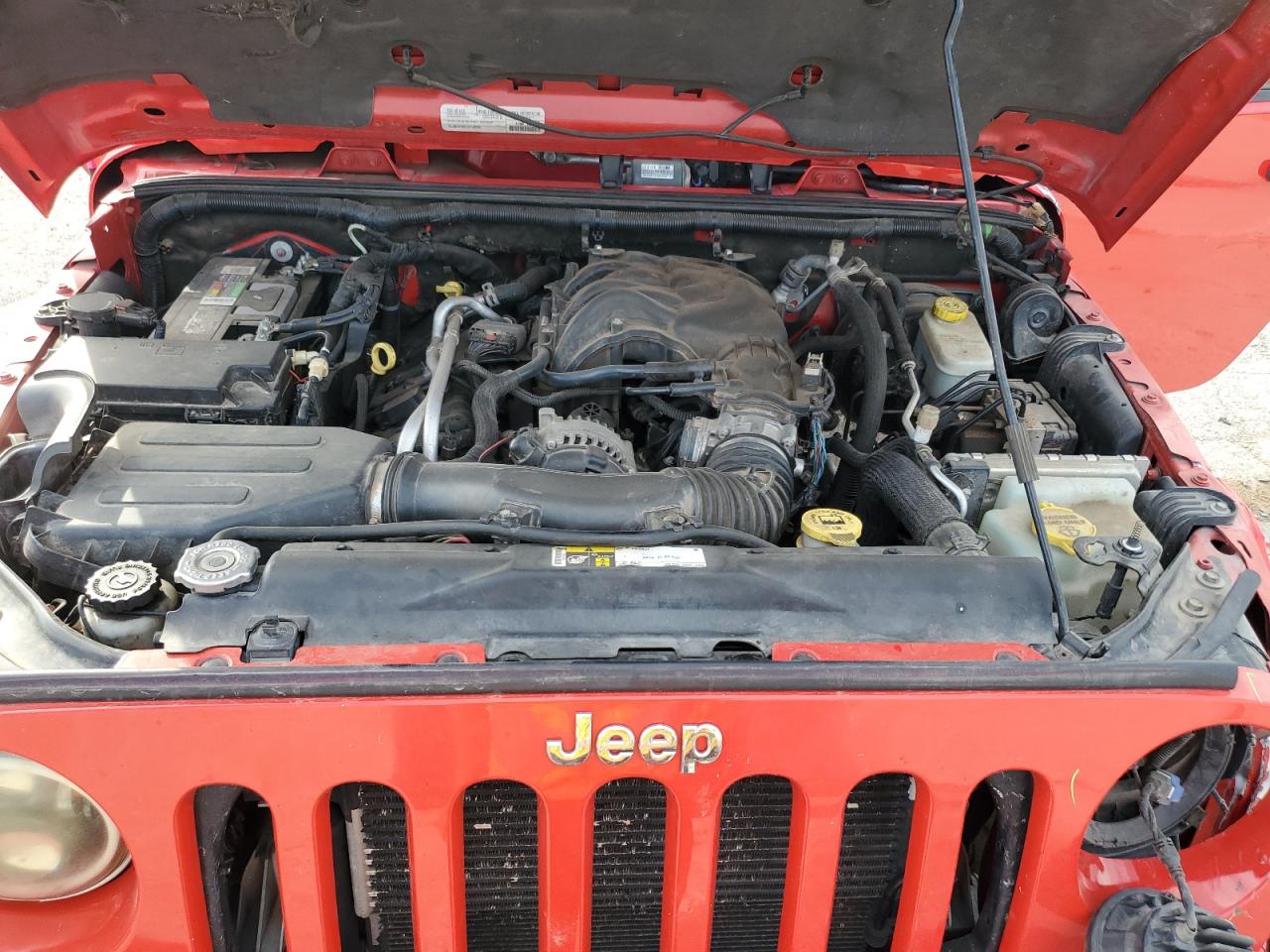 2015 JEEP WRANGLER UNLIMITED SAHARA photo 31