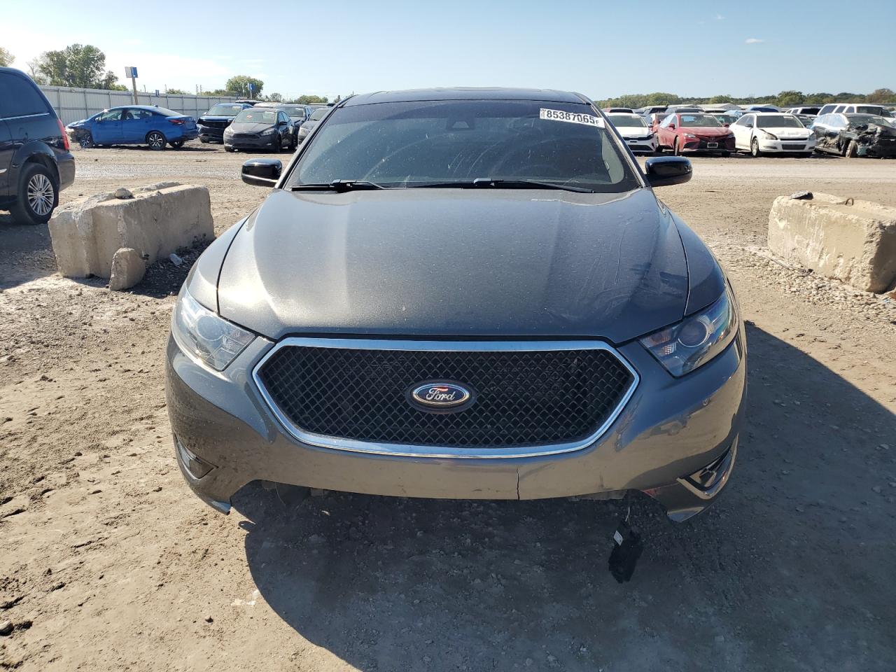 2016 FORD TAURUS SHO photo 5