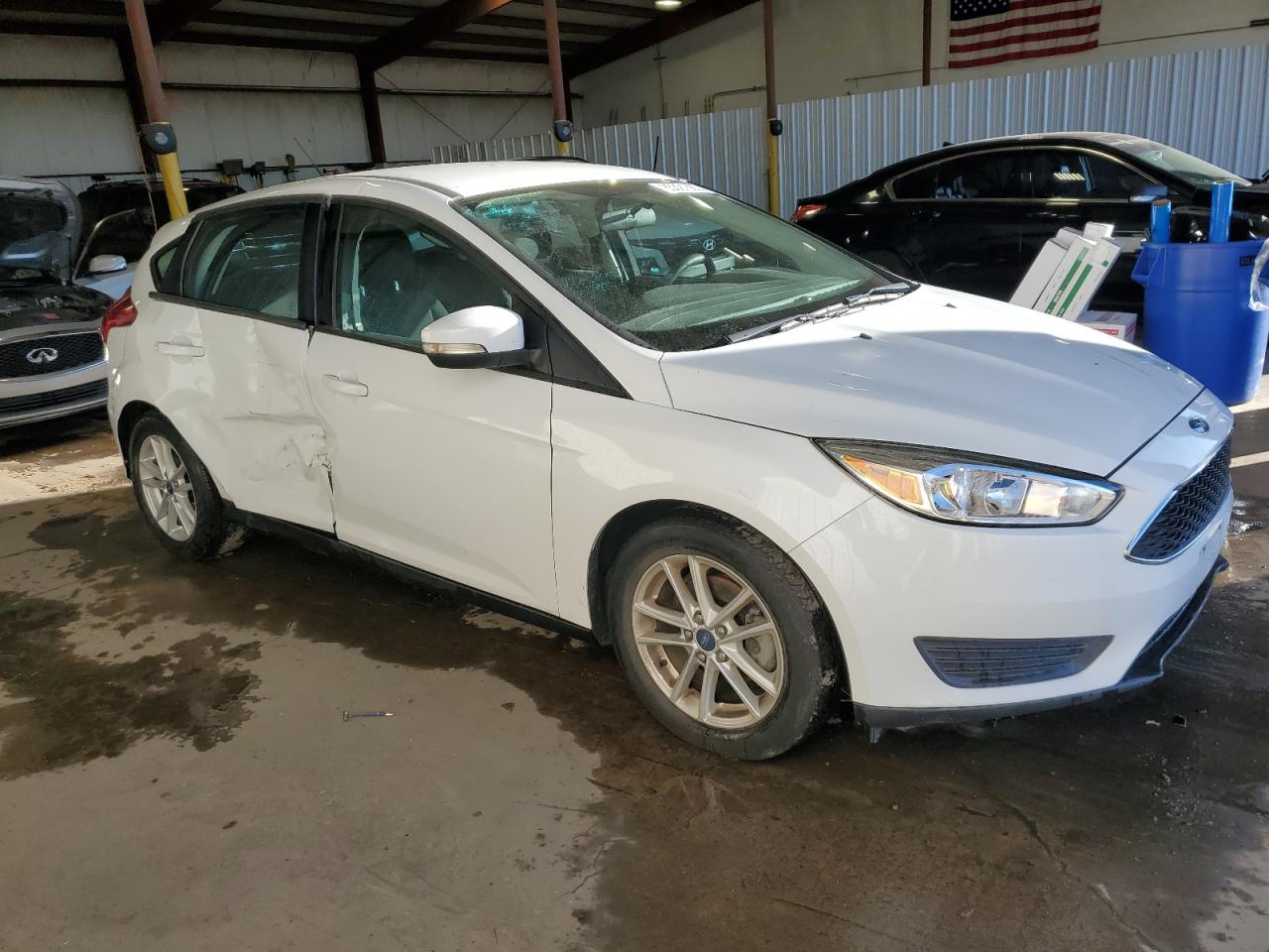 2017 FORD FOCUS SE photo 7