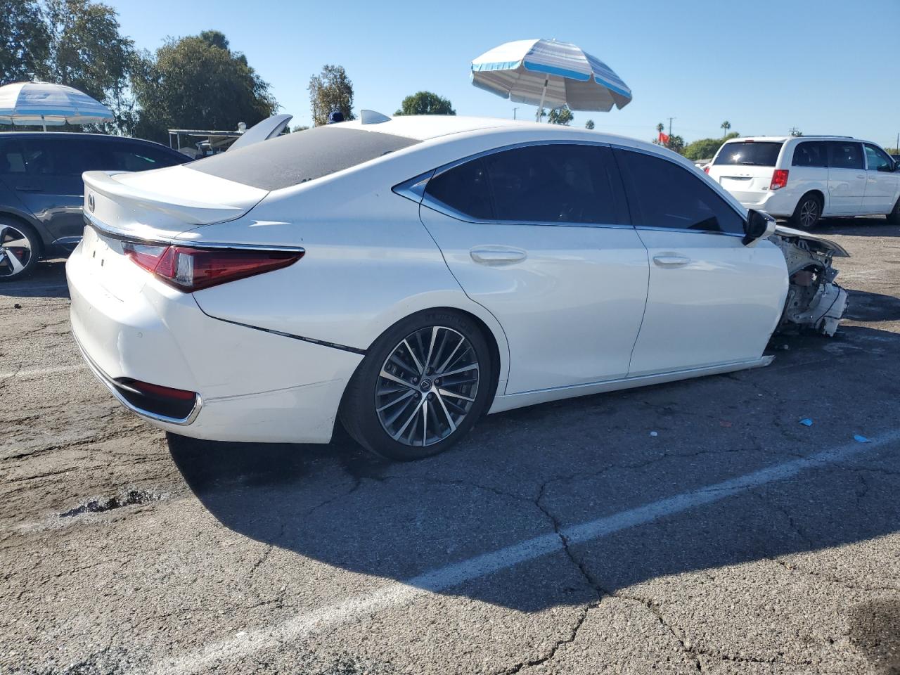 2024 LEXUS ES 300H BASE photo 5
