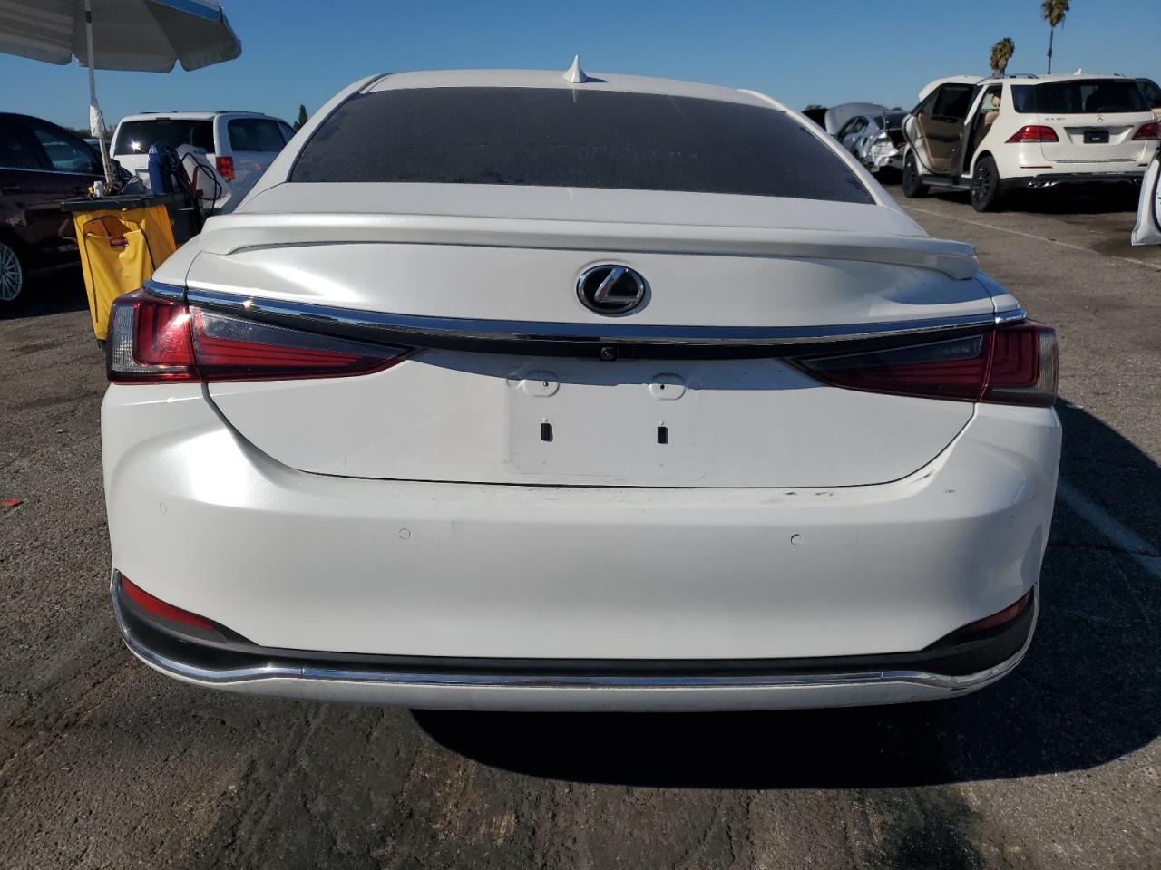 2024 LEXUS ES 300H BASE photo 11