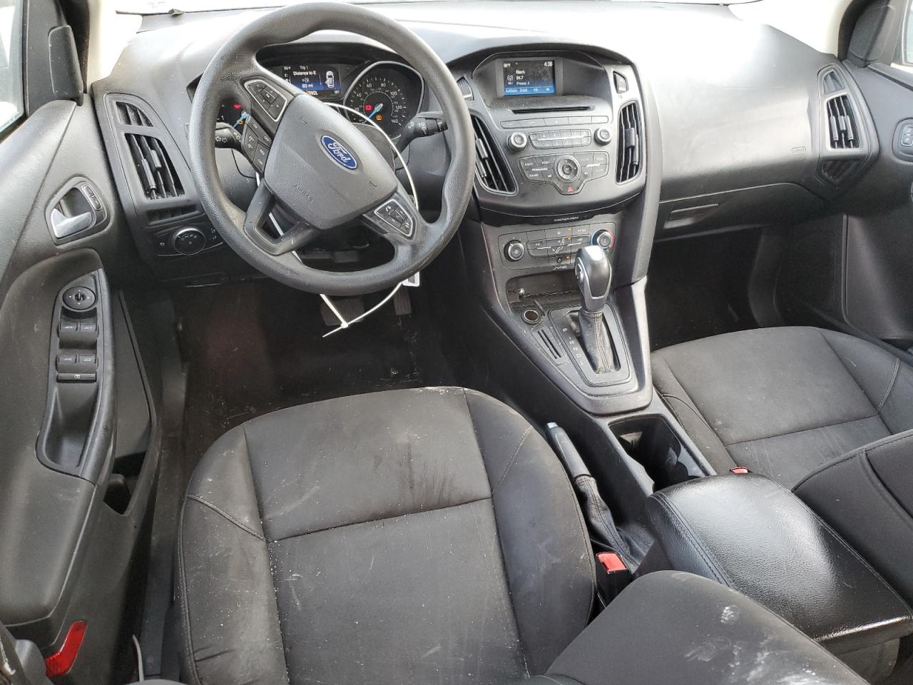 2015 FORD FOCUS SE photo 15