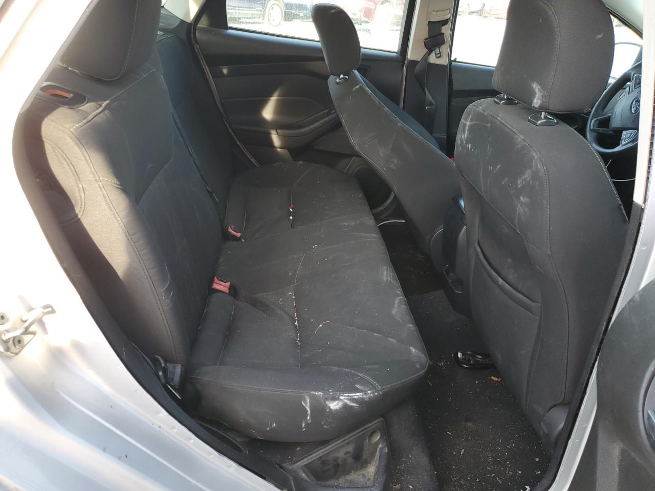 2015 FORD FOCUS SE photo 19