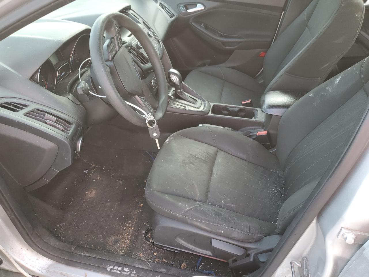 2015 FORD FOCUS SE photo 13