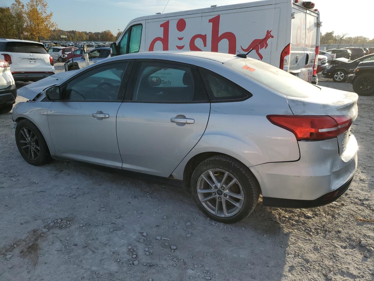 2015 FORD FOCUS SE photo 3