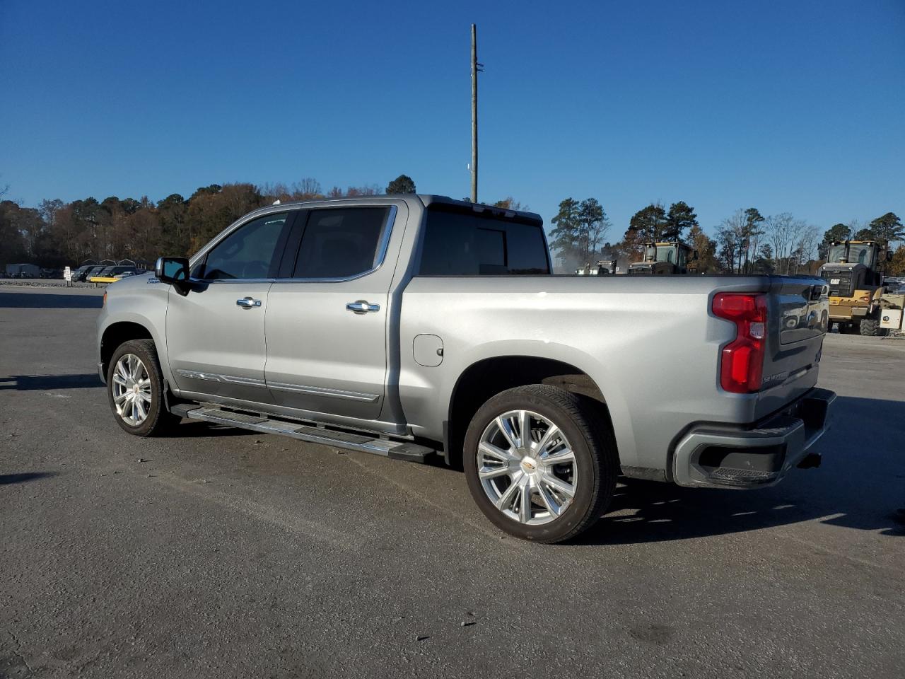 2025 CHEVROLET SILVERADO K1500 HIGH COUNTRY photo 2