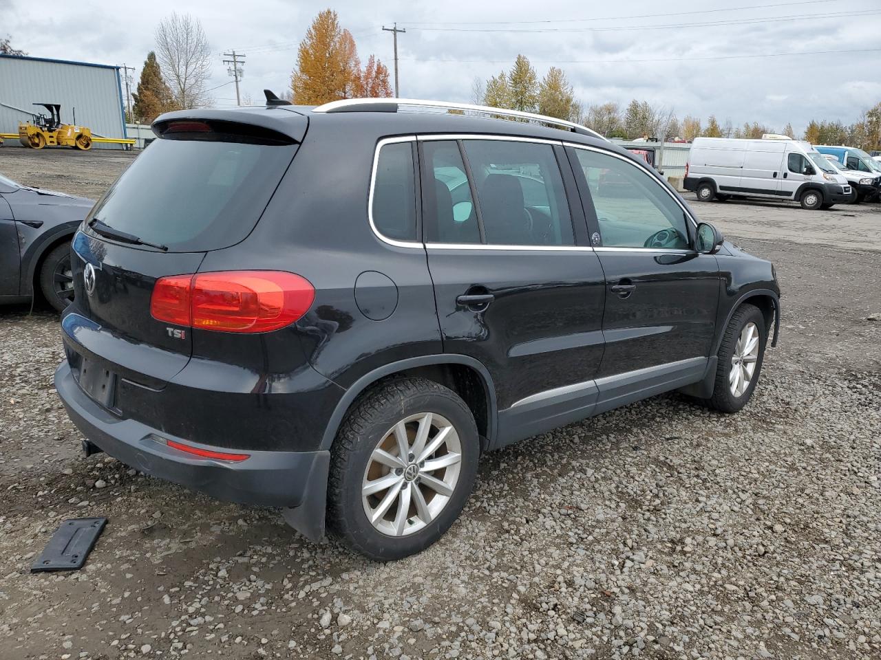2017 VOLKSWAGEN TIGUAN WOLFSBURG photo 3