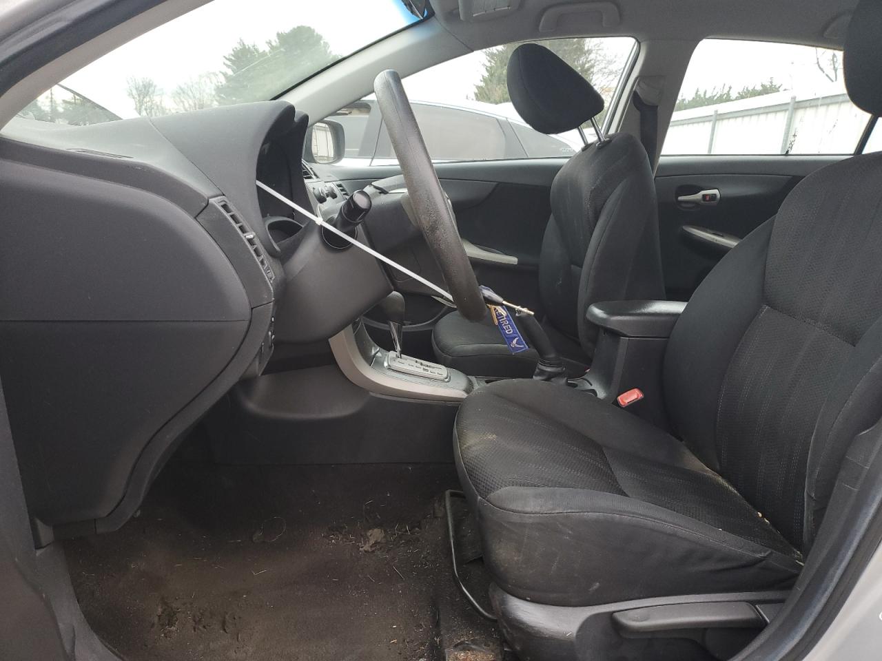 2011 TOYOTA COROLLA S photo 7