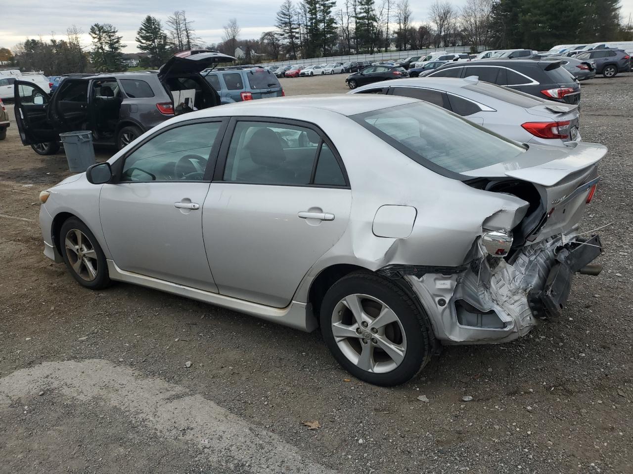 2011 TOYOTA COROLLA S photo 2