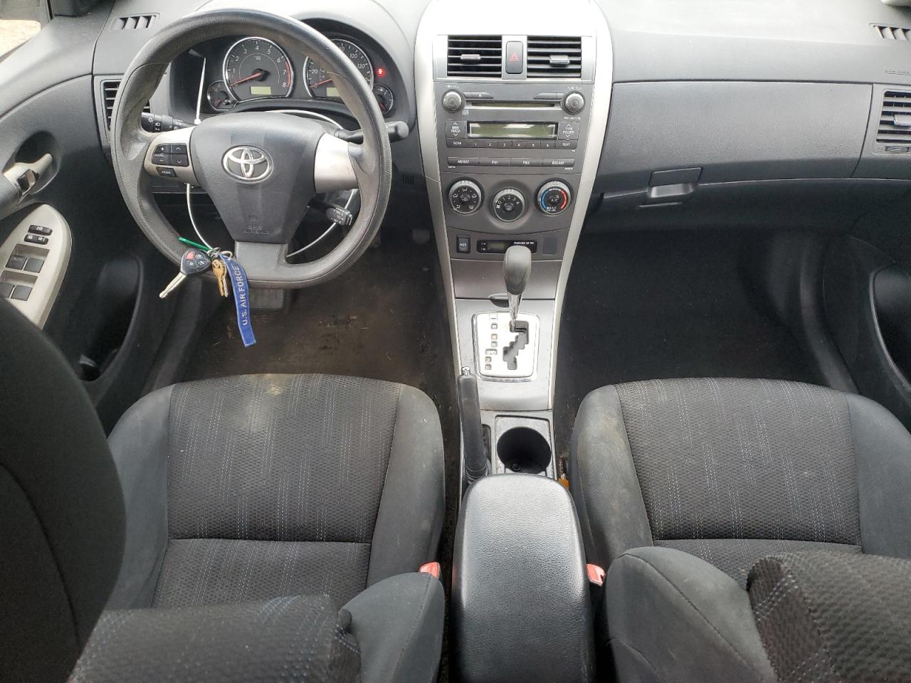 2011 TOYOTA COROLLA S photo 8