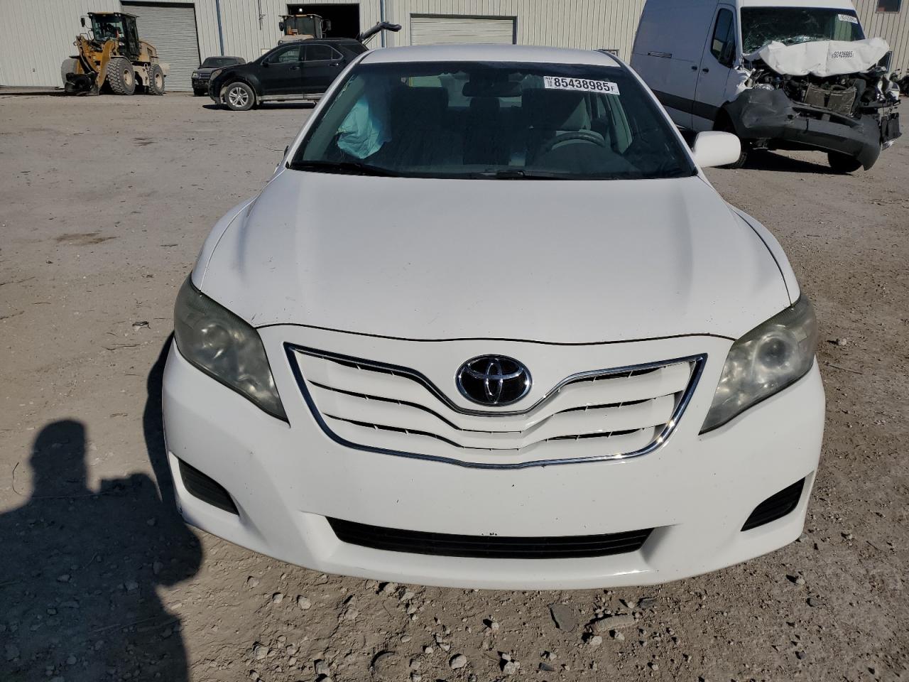 2011 TOYOTA CAMRY LE photo 13