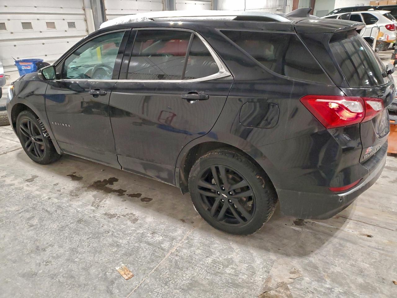 2020 CHEVROLET EQUINOX LT photo 2