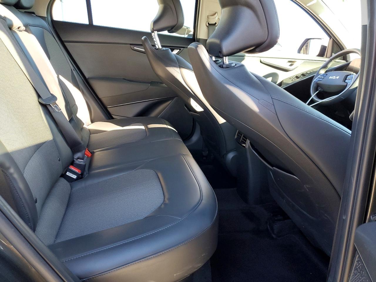2024 KIA NIRO EX photo 21