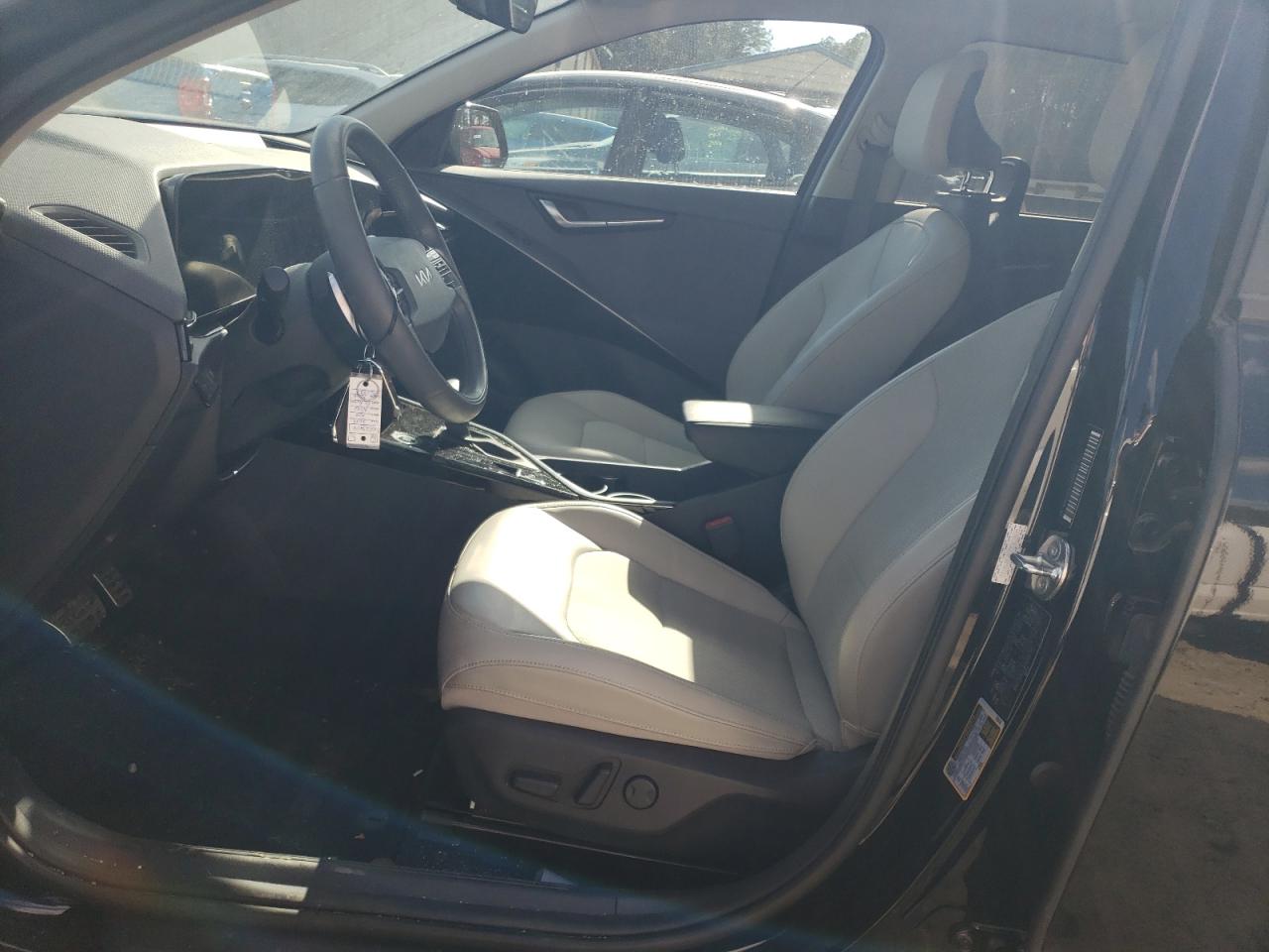 2023 KIA NIRO EX photo 18