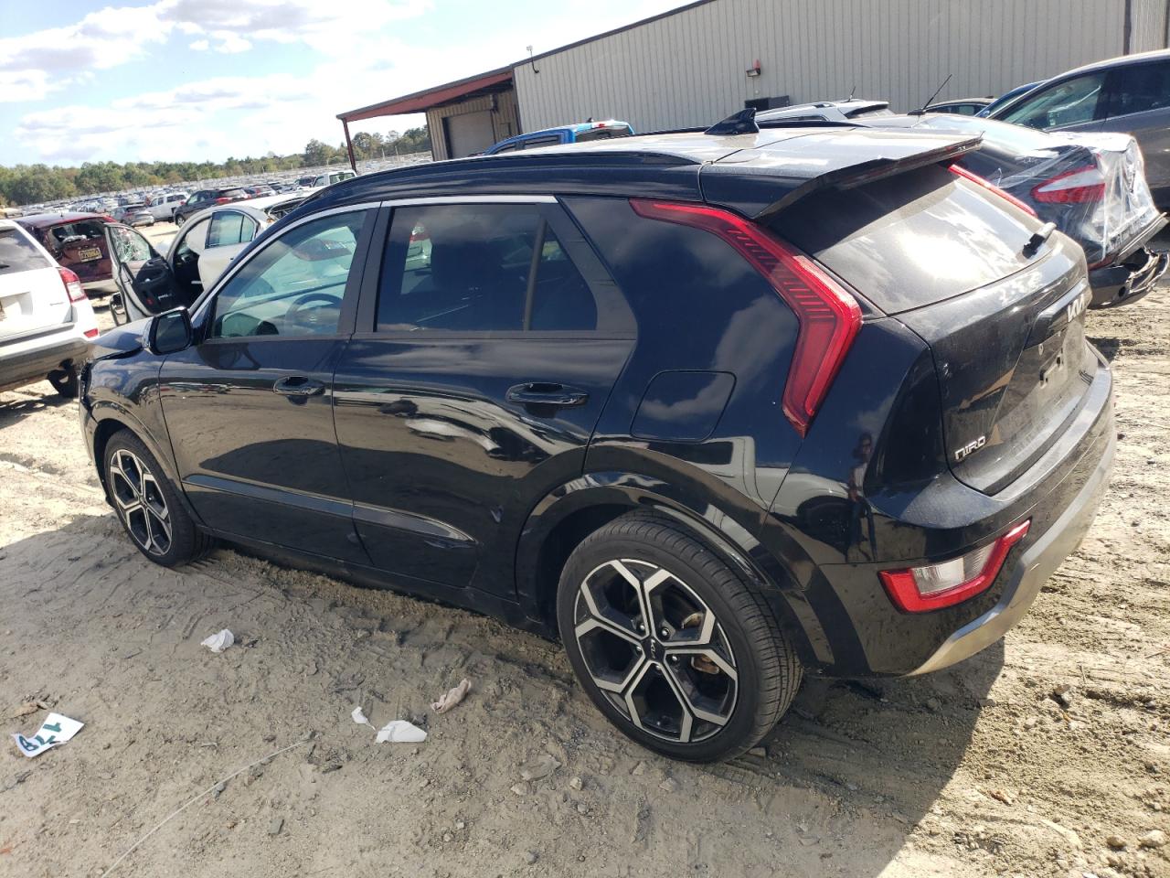 2023 KIA NIRO EX photo 3