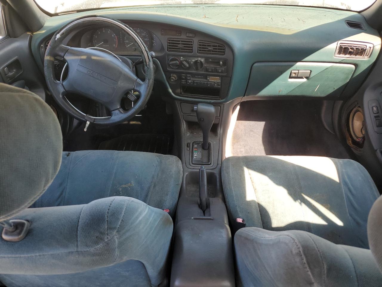 1993 TOYOTA CAMRY LE photo 8
