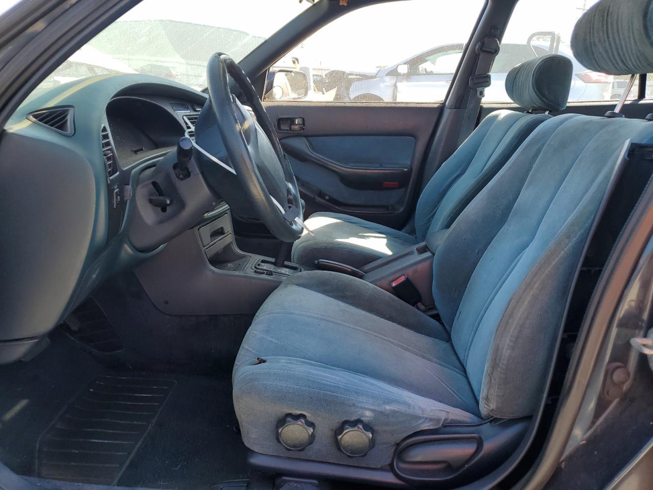 1993 TOYOTA CAMRY LE photo 7