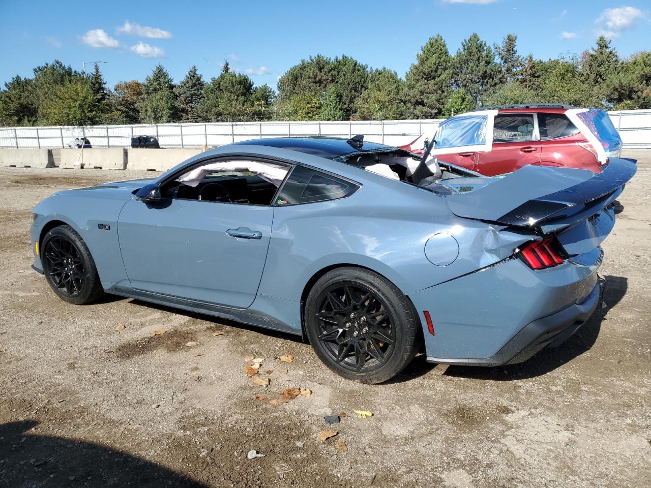 2024 FORD MUSTANG GT photo 3