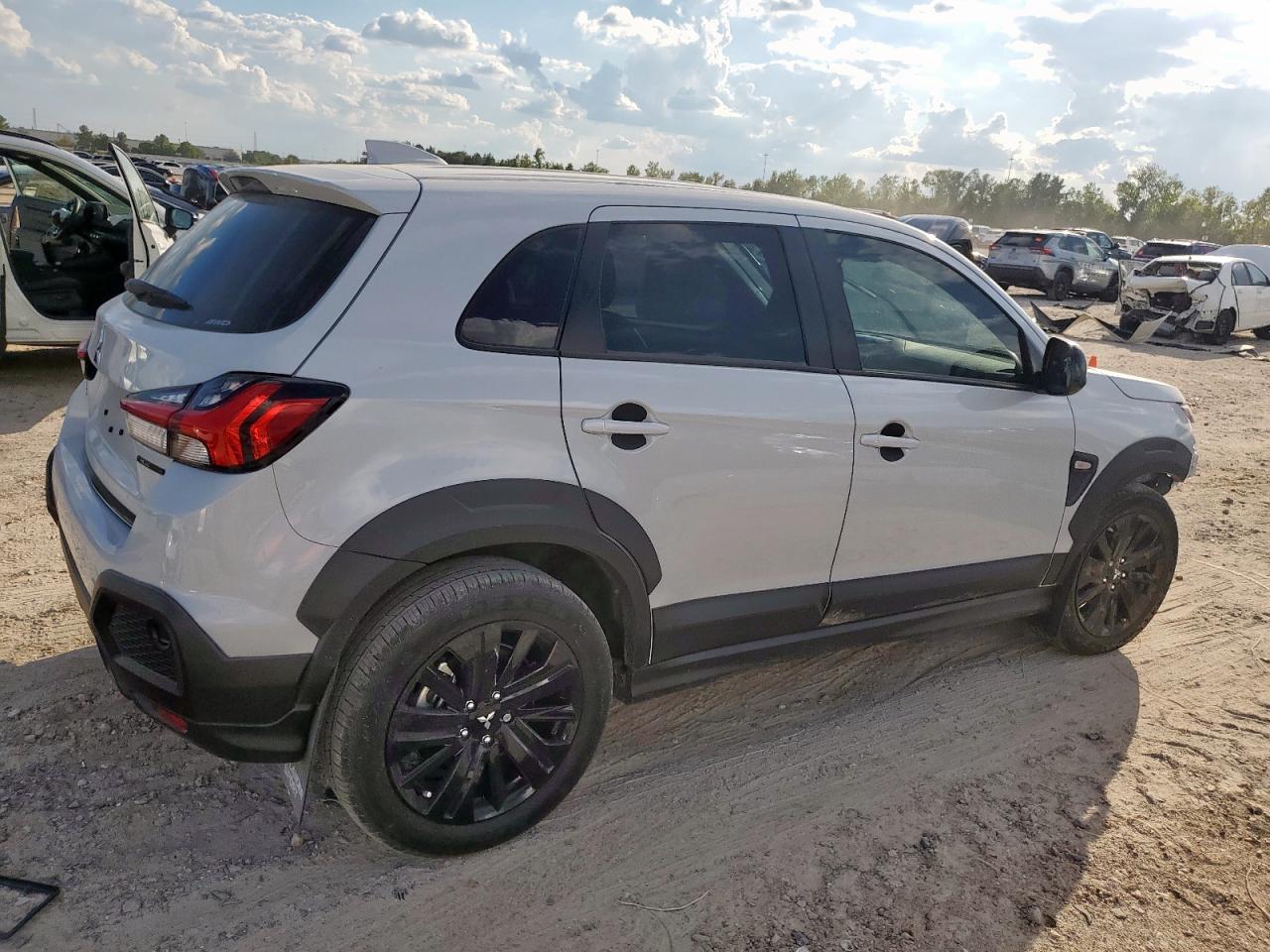 2025 MITSUBISHI OUTLANDER SPORT S photo 3