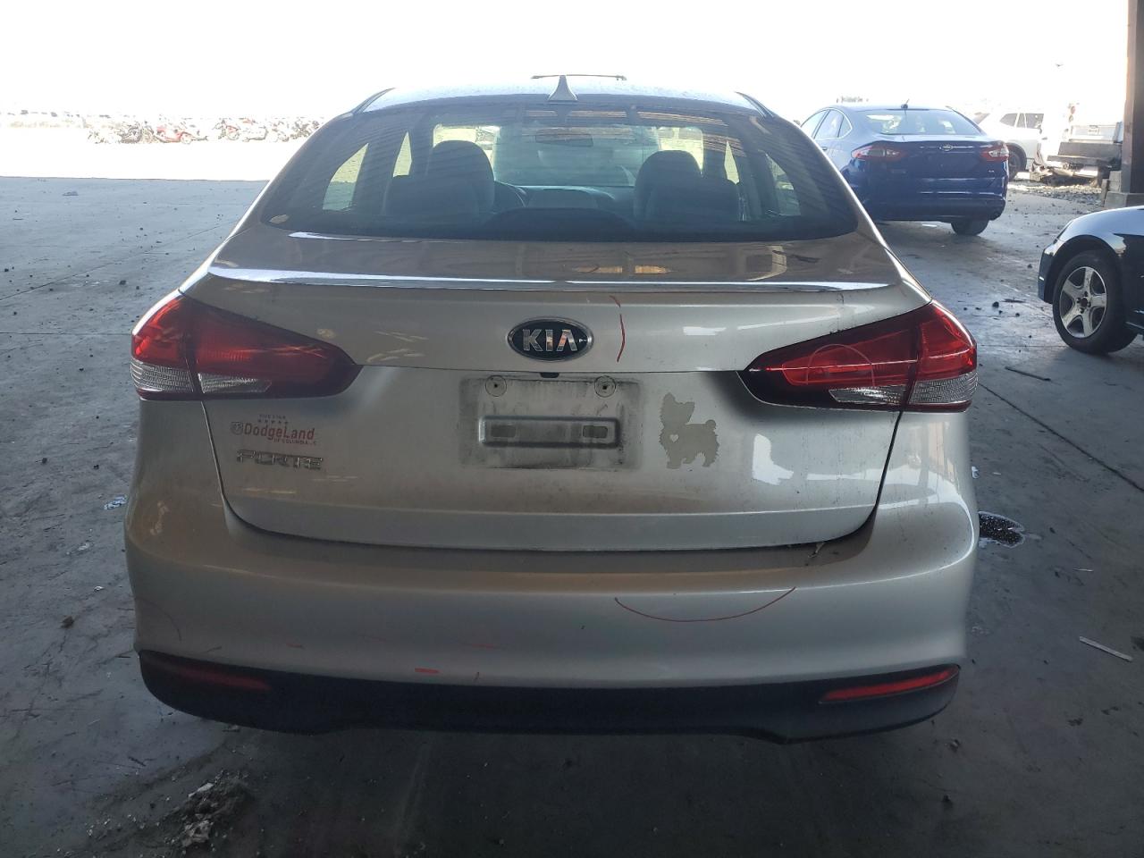 2017 KIA FORTE LX photo 11