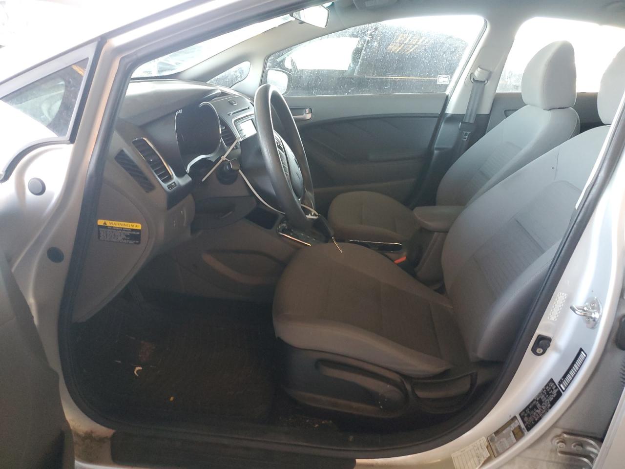 2017 KIA FORTE LX photo 13