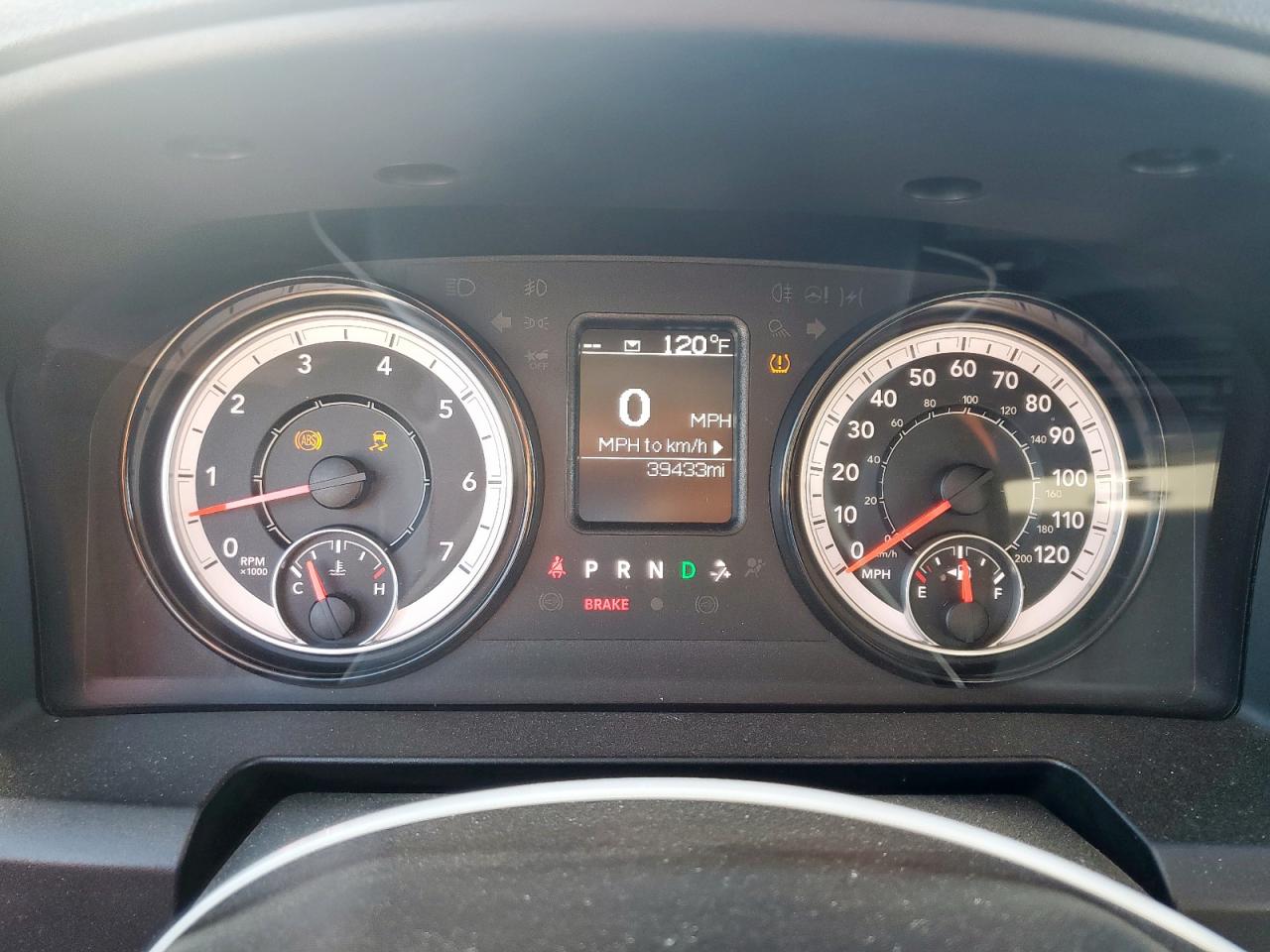 2024 RAM 1500 CLASSIC SLT photo 17