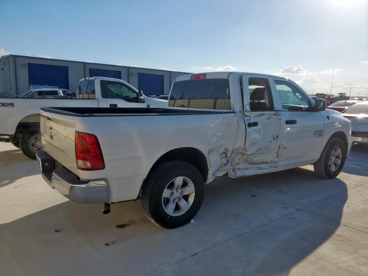 2024 RAM 1500 CLASSIC SLT photo 5