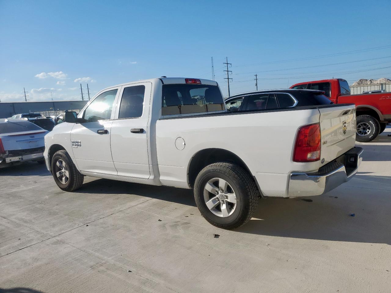 2024 RAM 1500 CLASSIC SLT photo 3