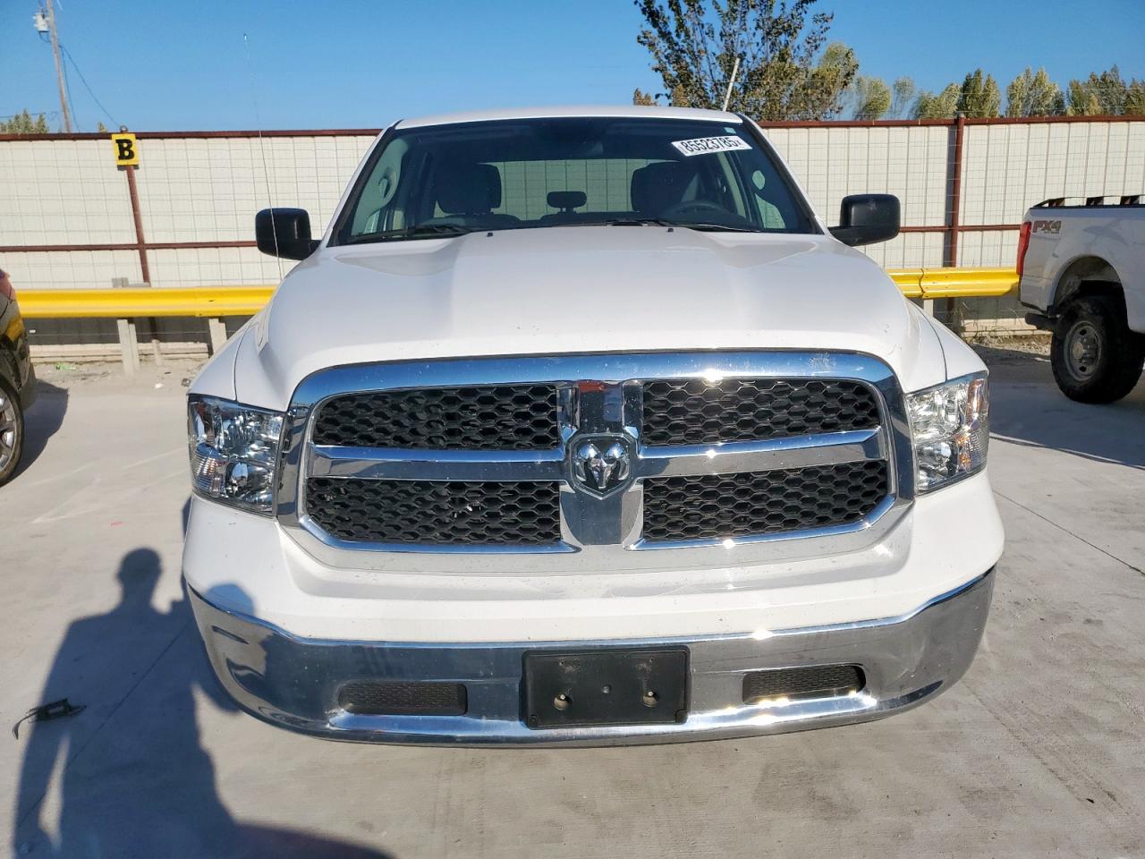 2024 RAM 1500 CLASSIC SLT photo 9